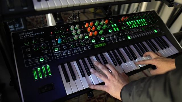 Making a DAWless Synthwave Song From Scratch // Novation SL MKIII | Circuit | Minilogue | System-8 смотреть онлайн