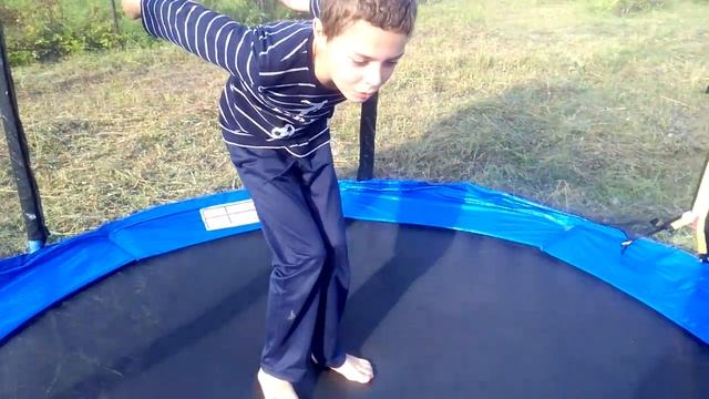 Пять самых лёгких трюков на батуте смотреть онлайн