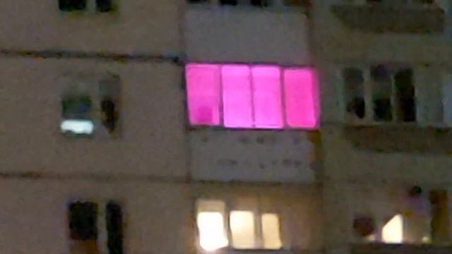 Фитолампа с улицы, классно смотрится!!! смотреть онлайн