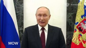 Владимир Путин поздравил с Днем защитника Отечества