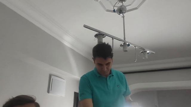 РАСПАКОВКА ПОСЫЛКИ! ПОВЕСИЛ ПОСЛЕДНЮЮ ЛЮСТРУ - ЗАЧЕМ сварщик на балконе в нашей новой квартире #вло смотреть онлайн