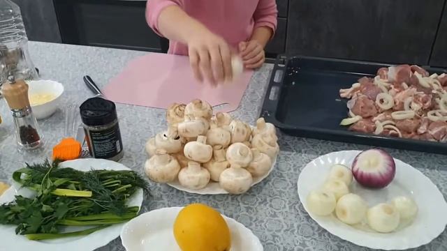 Шашлык готовит ребенок смотреть онлайн