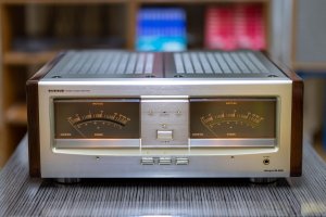 ONKYO Integra M-588