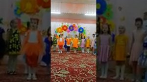 "Песня Белочек", исполняют девочки подготовительной группы