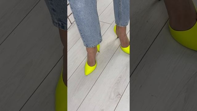 Туфли женские кожаные неоновые желтые на каблуке шпильке (3600-2). Цена: 68 $. смотреть онлайн