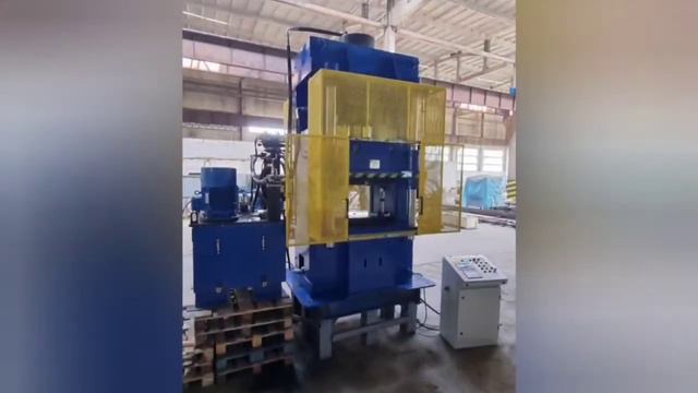 Пресс гидравлический ДЕ400.01. Специальный. Прессование полимеров с нагревом смотреть онлайн