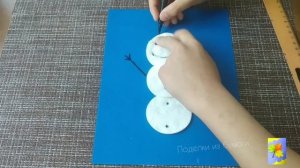 как сделать снеговика из ватных дисков!