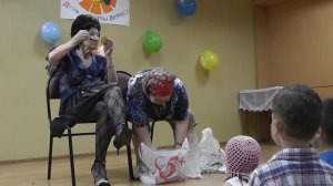 01 06 2013 Сценка "В электричке" День защиты детей в ТРО ВОГ 01149