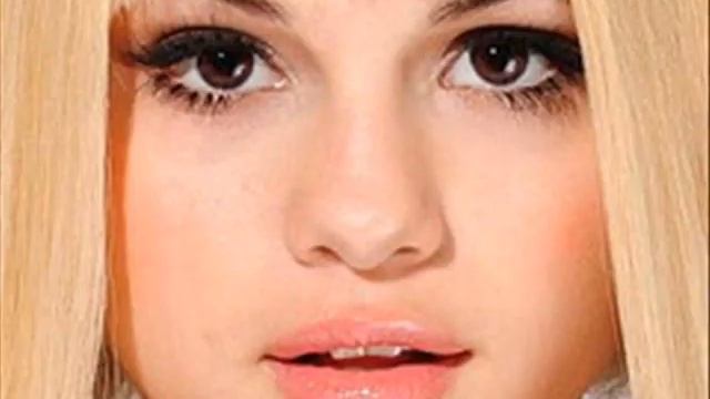 Selena Gomez Flaunts A Blond Wig смотреть онлайн