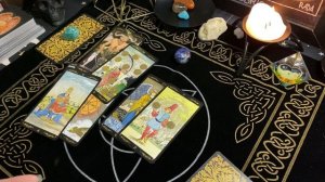 ??ЕСТЬ ЛИ МАГИЯ НА ЧЕЛОВЕКЕ??| Онлайн-расклад таро