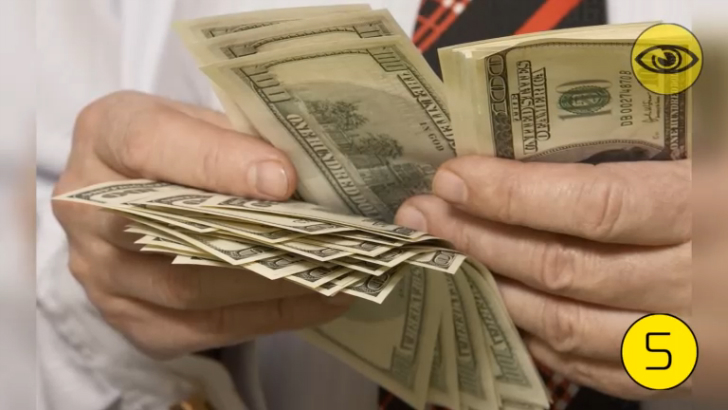 Топ 10 случайно разбогатевших людей смотреть онлайн