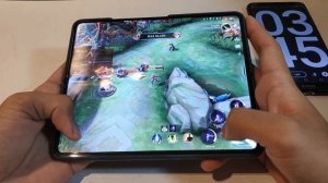 Samsung Galaxy Z Fold 4 VS Mobile Legends