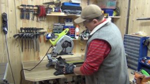 Торцовочная пила с протяжкой Ryobi EMS216L. Торцовка  Ryobi