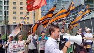 Митинг у посольства США в Москве - Вячеслав Лякин