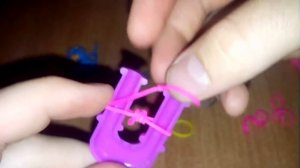 Каа сплести из резинок паука