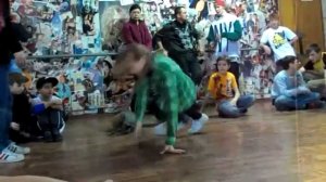Дети танцуют брейк данс - BIG MAMA kid's 2013 - #bboy #bgirl #breakdance
