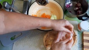 Паровые котлеты из индейки с тушеной капустой