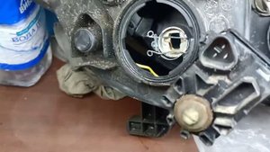 Установка ксенона в штатные линзы Джили МК.