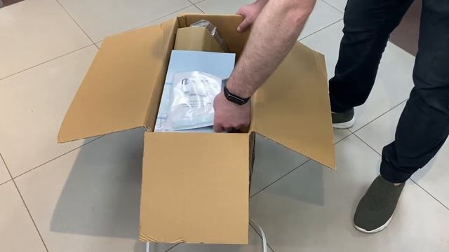 Распаковка вытяжки SCHTOFF HAUS 50 inox. Серебристый цвет или нержавеющая сталь. смотреть онлайн