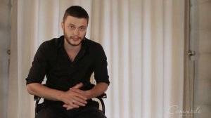 Актер Иван Батарев читает стихи Сергея Есенина «Ты меня не любишь, не жалеешь…»