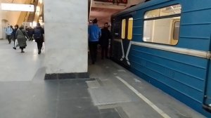 Электропоезд 81-717/714 "Номерной" на станции метро Автозаводская,Замоскворецкая линия