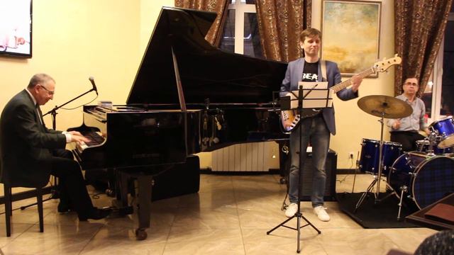 Чарли Паркер .Трио Григория Файна в нижегородском отеле "Никитин" 8.03.2021. смотреть онлайн