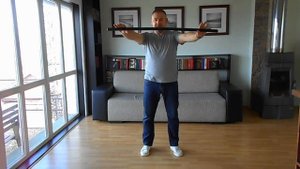 Как защищаться палкой. Боковой колющий удар. рубящий удар.