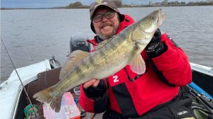 Судак и трофейный лещ на спиннинг. Закрытие «городского» сезона.