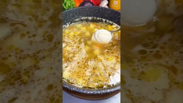 Сырный суп с курицей и грибами ?