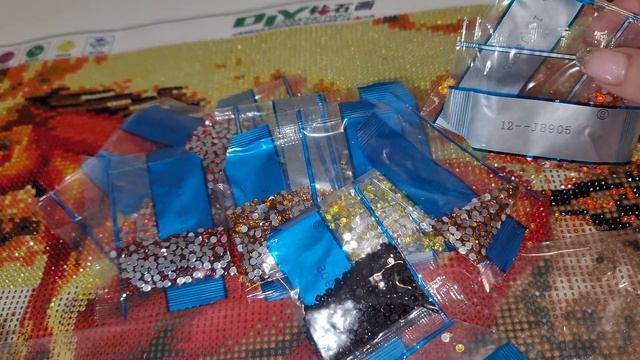 Новый процесс! Картина полностью из стеклянных страз!Сочетание красного, оранжевого,золотого...