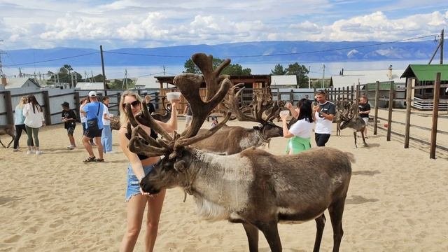 В гостях у Оленей, Хужир Ольхон