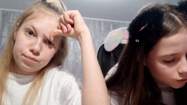 ?РИСУЕМ И МЕНЯЕМСЯ ЛИСТОЧКАМИ КАЖДЫЕ 5 МИНУТ? a1i5a \ AlisaNikK \ Алиса? смотреть онлайн