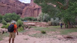 Hiking Down White Sand Trail in Canyon De Chelly National Monument