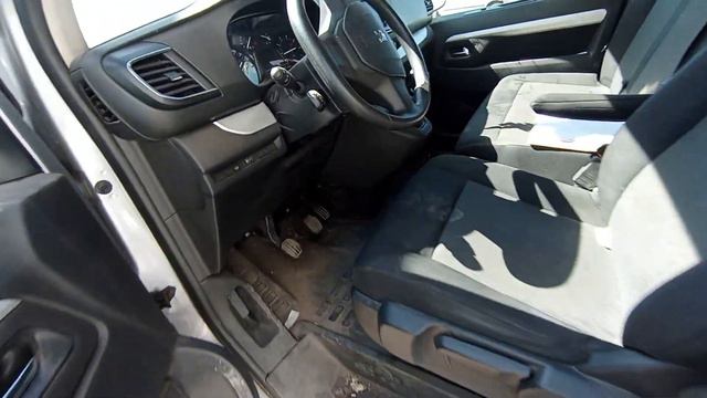 PEUGEOT TRAVELLER BUSINESS BLUEHDI