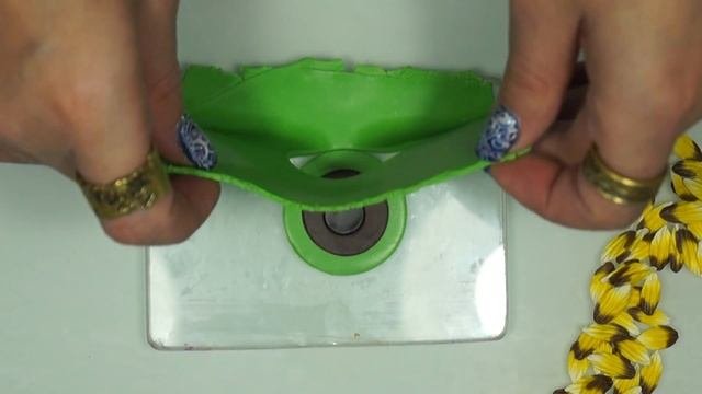 Мастер-класс: Брошь "Декоративный подсолнух". Лепка из полимерной глины. DIY.
