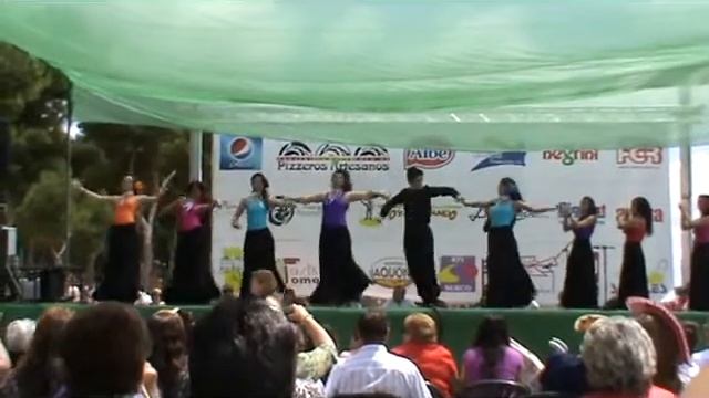 DANIEL CASTELLANOS Y SU GRUPO DE BAILE(tangos en grupo) смотреть онлайн