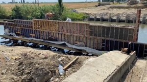 Как устанавливать щитовую опалубку. Бетонирование ригеля ,используя щитовую опалубку и клипсы