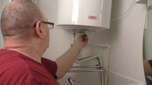 Замена предохранительного клапана в водонагревателе. Бойлер.
