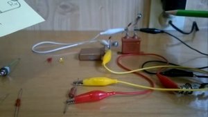 Мигающий светодиод в сети 220 вольт R C Колебатор