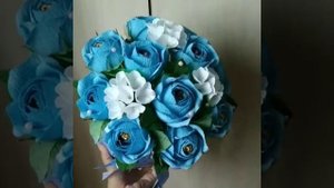 Нежный букет роз в шляпной коробке из гофрированной бумаги с конфетами!