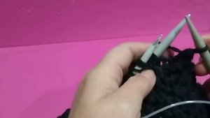 Как соединить два открытых края вязаного изделия спицами