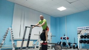 Отжимания на брусьях с доп. весом 80 кг! Мощная силовая треня!