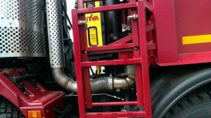 Новый КАМАЗ самосвал с завода НЕФАЗ.