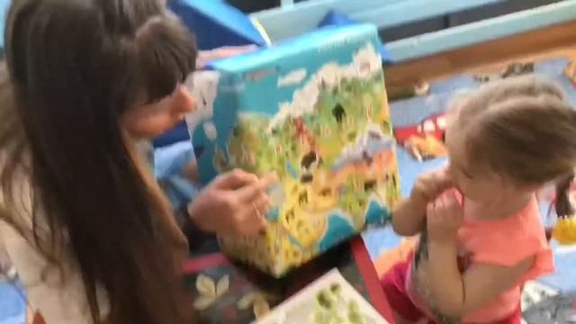 Подарок выпускникам от малышей