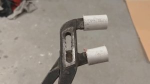 Ключ для затяжки гаек полотенцесушителя .