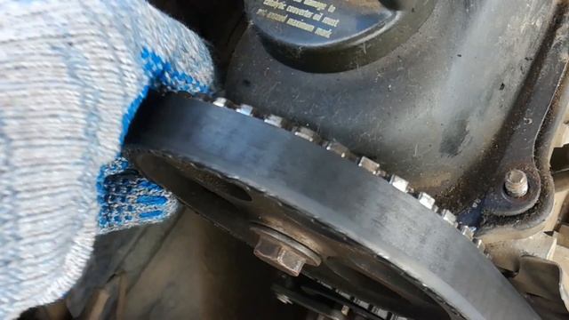 Замена нижней крышки ремня ГРМ в Ауди 80 на моторе ABT 2.0 смотреть онлайн