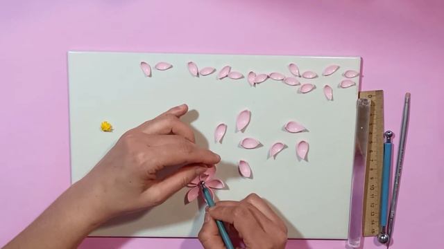 ? Цветы из полимерной глины / Лотос из полимерной глины / Резиночка для волос из полимерной глины
