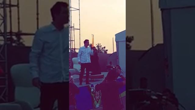 Wagner Moura ( Pablo Escobar) singing  in Jeddah - بابلو اسكوبار في جده