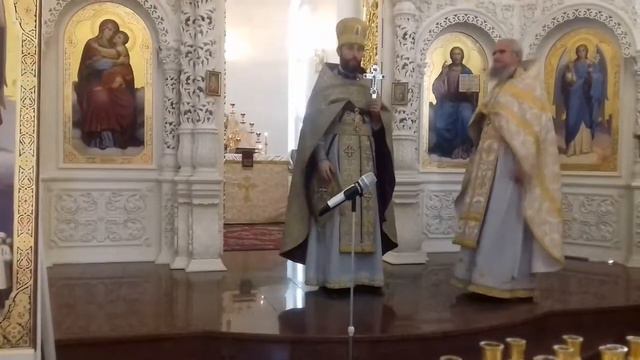 Видеообзор литургии от 31.12.2017. Молитва. Поздравление именинников смотреть онлайн