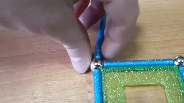 Магнитный конструктор Geomag Glitter 533 — купить в Новой Фантазии смотреть онлайн